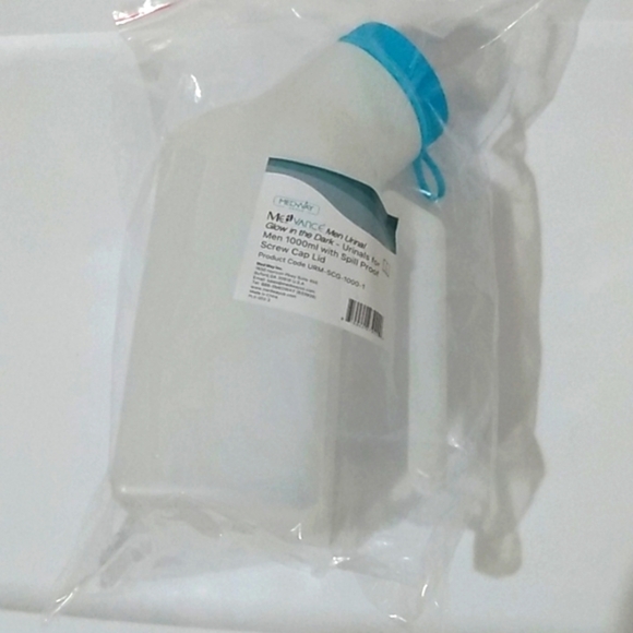 MEN'S SPILL PROOF PORTABLE LARGE CAPACITY URINAL 35oz. NWT - Picture 7 of 9